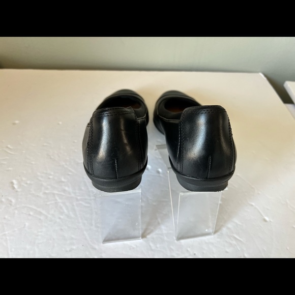 Clarks Ballet Pumps in Black Leather - Picture 3 of 7